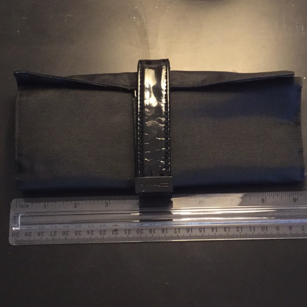MAC Cosmetics makeup & brush/tool holder